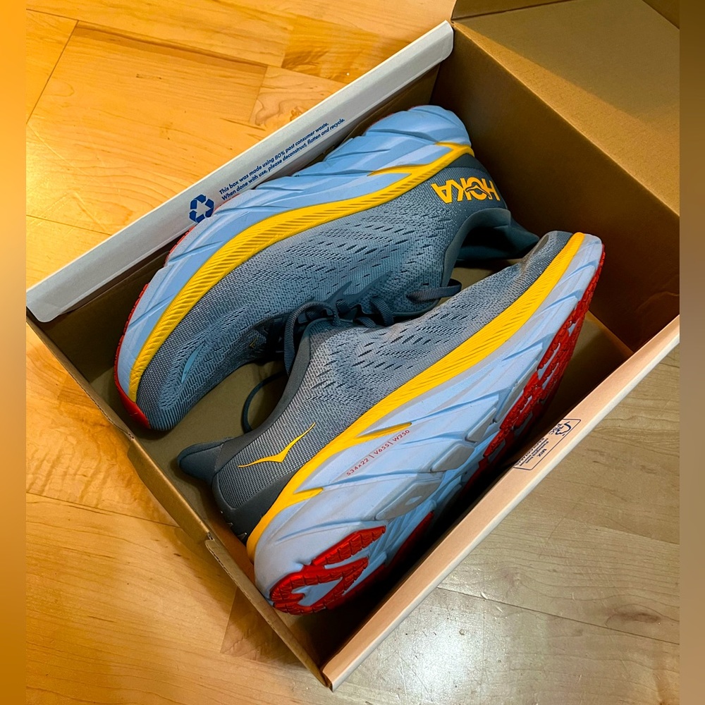 Men’s Hoka Clifton 8, size 10 US